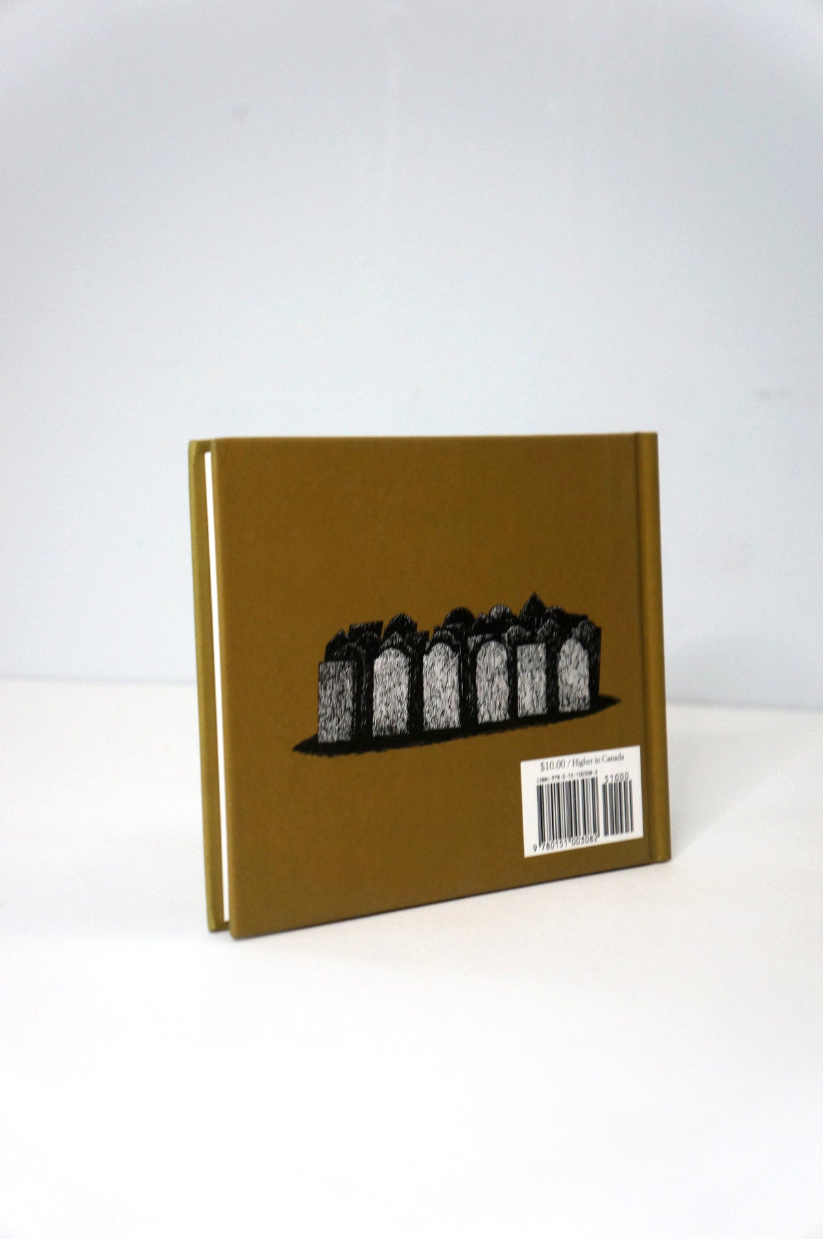 The Gashlycrumb Tinies by Edward Gorey back cover