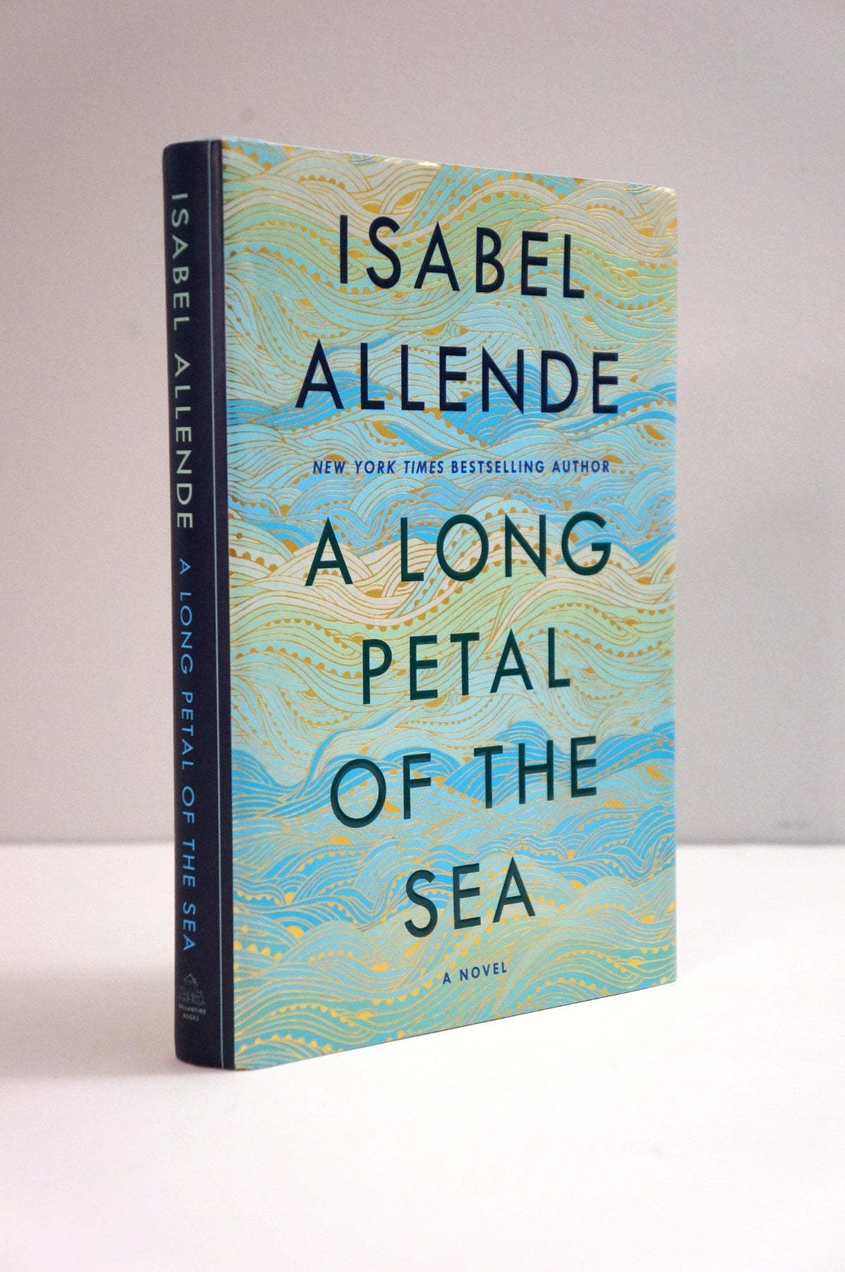 A Long Petal of the Sea by Isabel Allende Cover