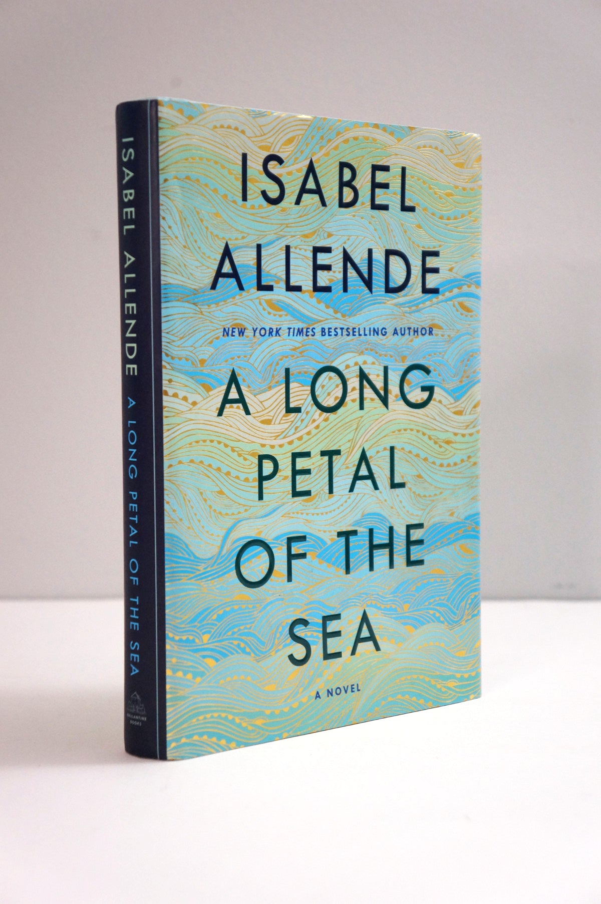 A Long Petal of the Sea by Isabel Allende Cover