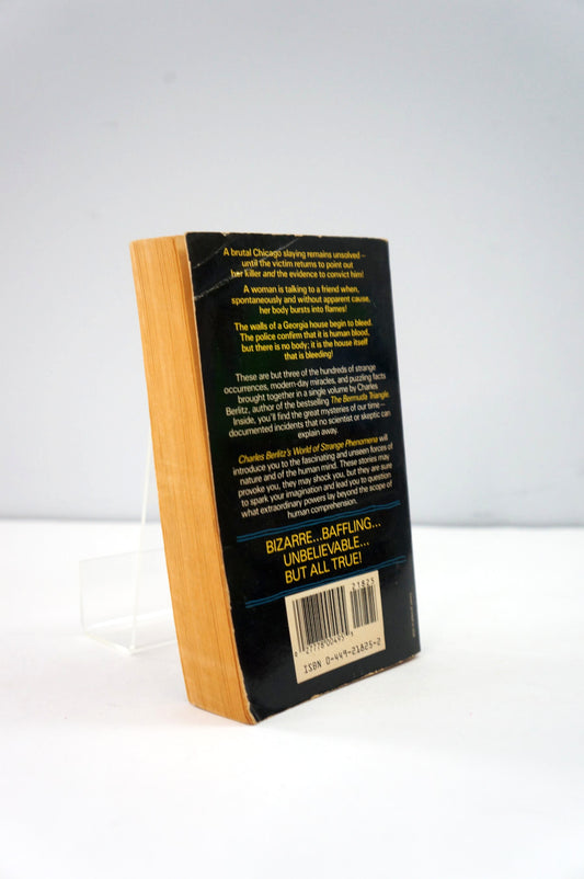 back cover of Charles Bertlitz World of Strange Phenomena