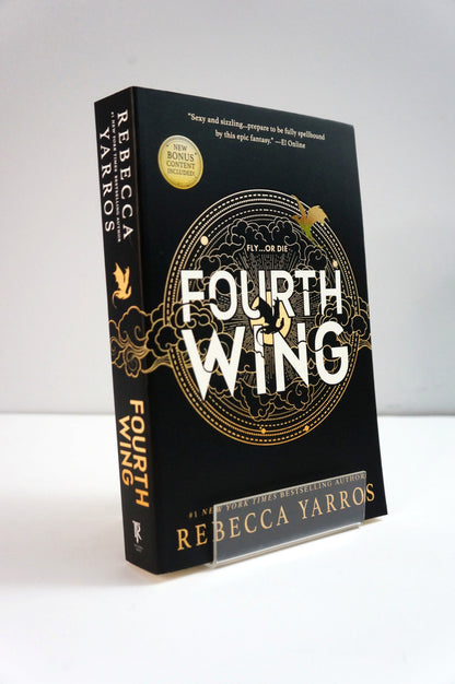 Cover of Fourth Wing, a fantasy romance novel written by the American author Rebecca Yarros